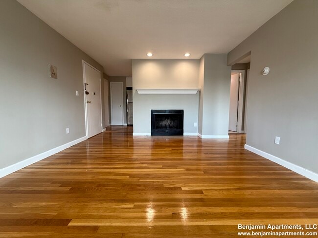 Building Photo - 50 Evergreen St Unit 32