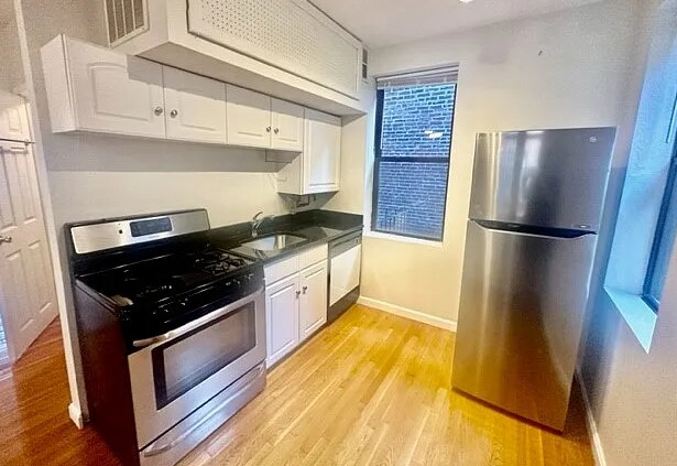 Building Photo - 44 Clark St Unit #6 Rental