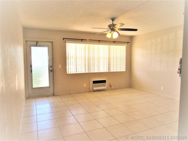 Photo - 214 Berkshire K