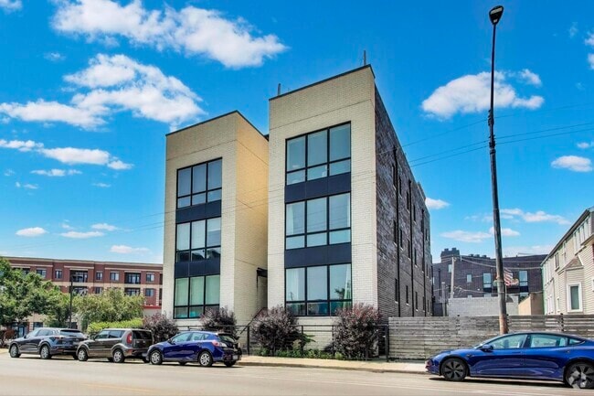 Building Photo - 3224 N Elston Ave Unit 3S Rental