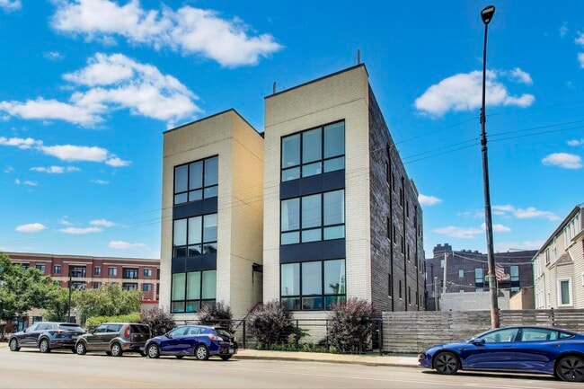 Photo - 3224 N Elston Ave Unidad 3N Rental