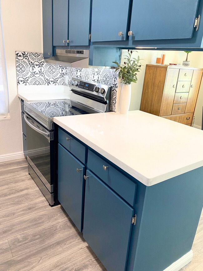 Photo - 1778 W 28th St