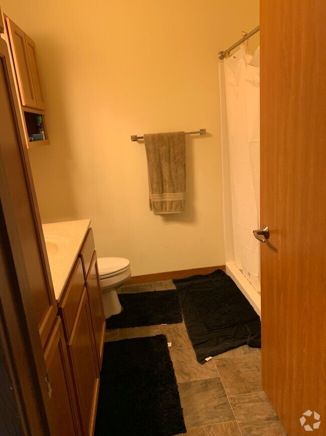 Building Photo - Don't miss this beautiful, completely upda... Unit 113 Rental