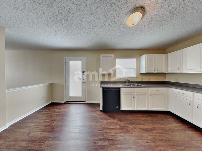 Photo - 12868 Courage Xing