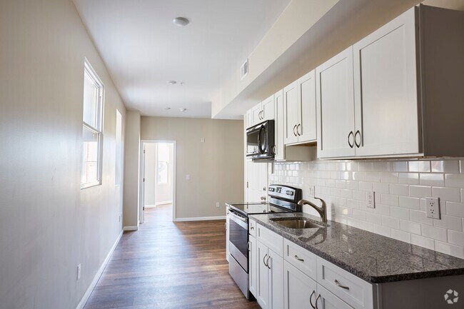 Building Photo - 5514 Woodland Ave Unit 3 Rental