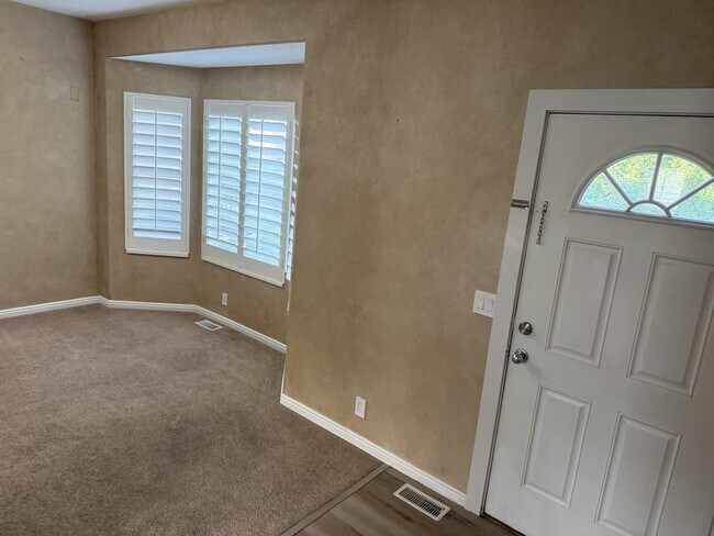 Photo - 7691 Willow Walk Ln