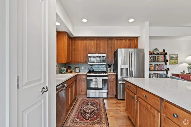 Building Photo - 6310 Locarno Dr Rental