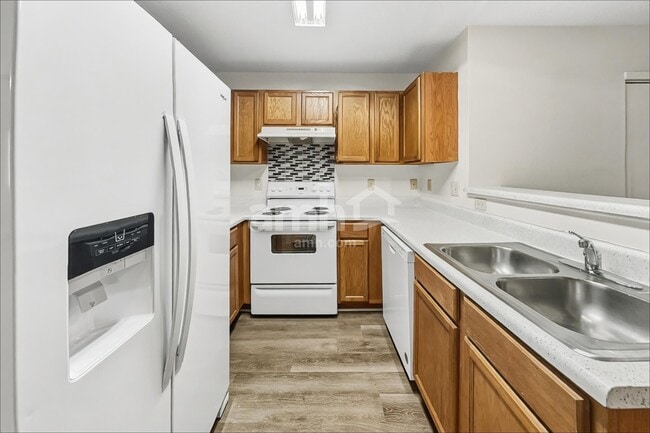 Photo - 5701 Hidden Lake Dr