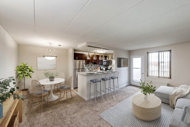 Photo - Middletowne & The Dona