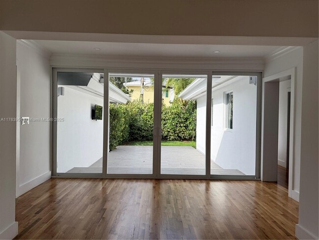 Photo - 547 Giralda Ave