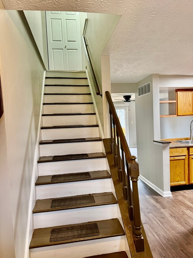 Photo - 6813 Cross Key Dr