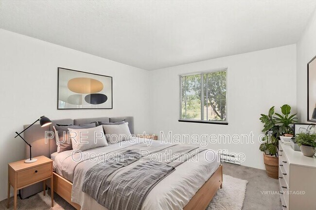 14142 NE Sandy Blvd Unidad F-05