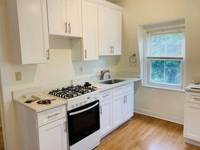 Photo - 145 Carpenter Ave Unit 5