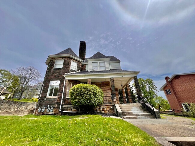 Photo - 212 N Highland Ave Unit #4