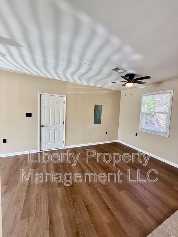 Photo - 5929 Spinner Rd