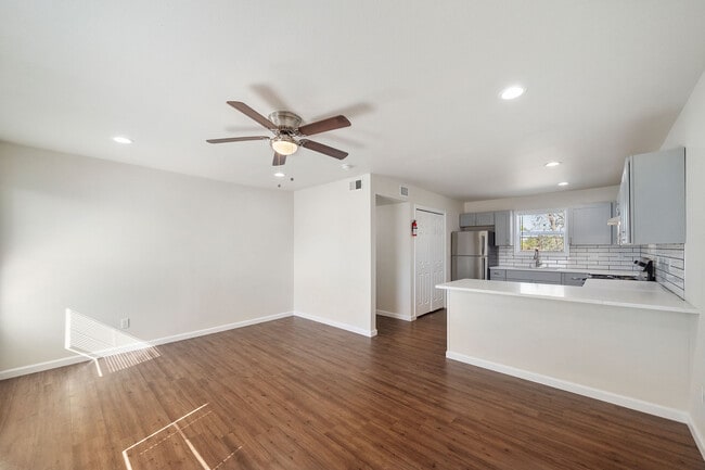 6403 Sloan St Unidad 1