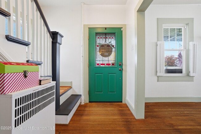 Photo - 123 William St