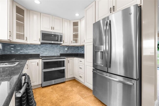 Photo - 5201 S Quincy St