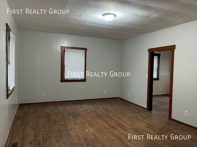 Photo - 400 Sheridan Ave