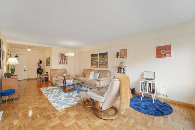 Photo - 420 E 64th St