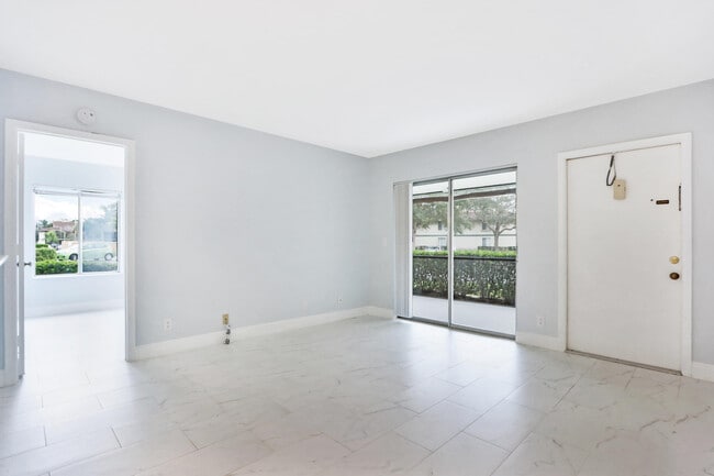 Photo - 6313 Chasewood Dr Unit B