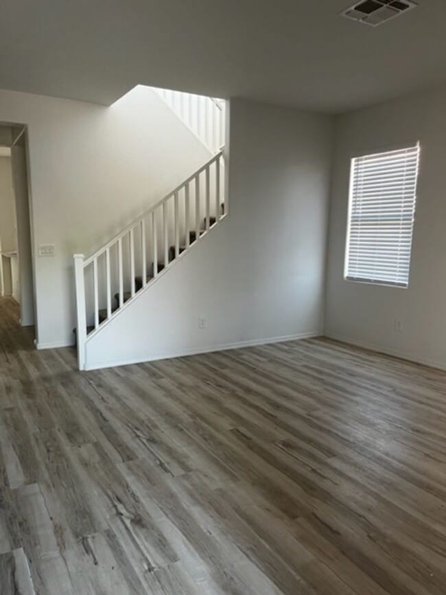 Photo - POWER/RAY 4 BEDROOM IN GATEWAY VILLAGE IN GILBERT!