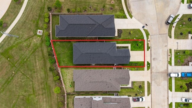 Building Photo - 19375 Poppy Vlg Cir