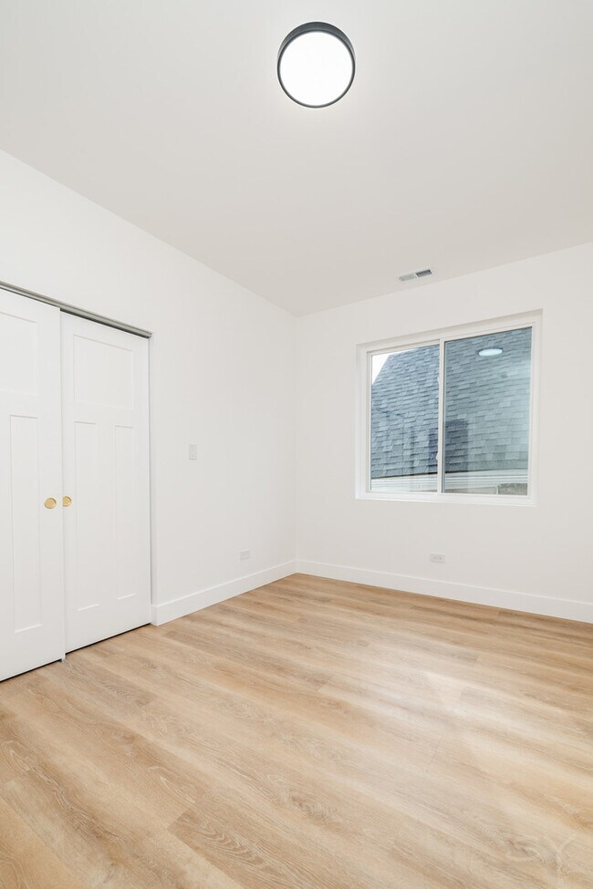 Photo - 1245 S Fairfield Ave Unidad 2