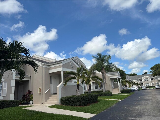 Photo - 2606 SE 21st Ct Unidad 203-A Rental