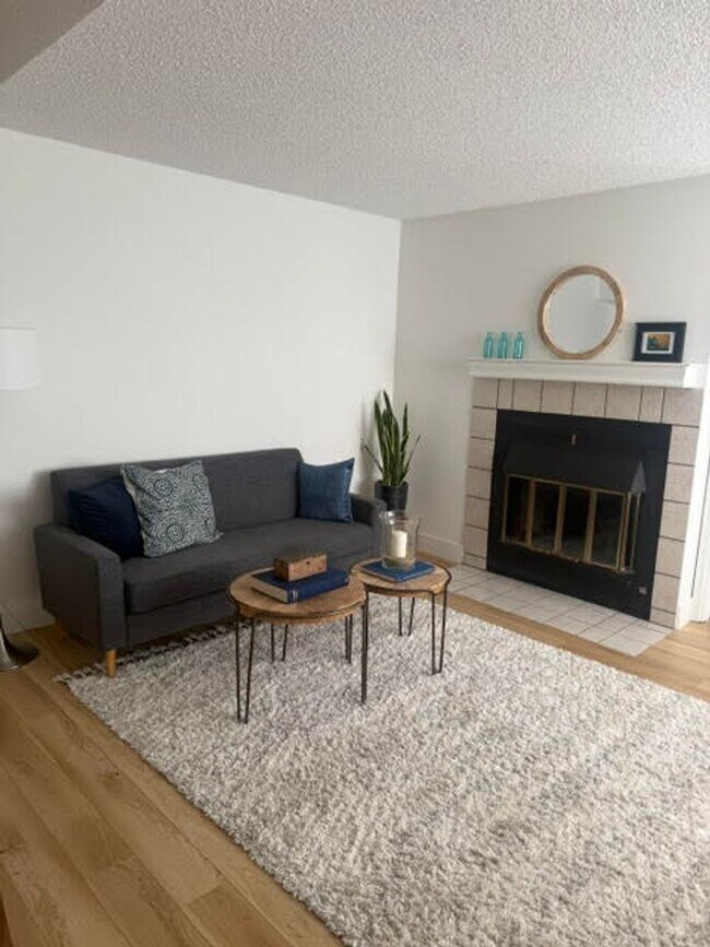Photo - Beautiful Newly Remodeled 2BD/1BA Condo in North Boulder Unidad D