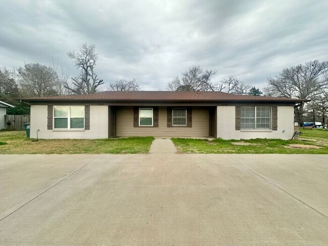 Tour Today! Newly Updated 2 Bedroom 1 Bath... - Tour Today! Newly Updated 2 Bedroom 1 Bath... House