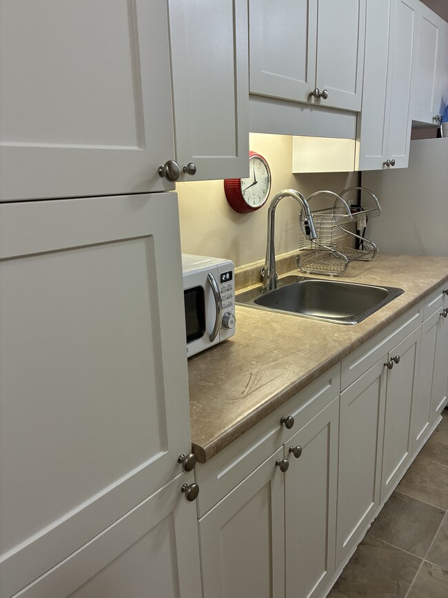 Building Photo - 37 Moira St E Unit 104