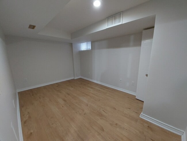 Photo - 32 Ridgeway Av