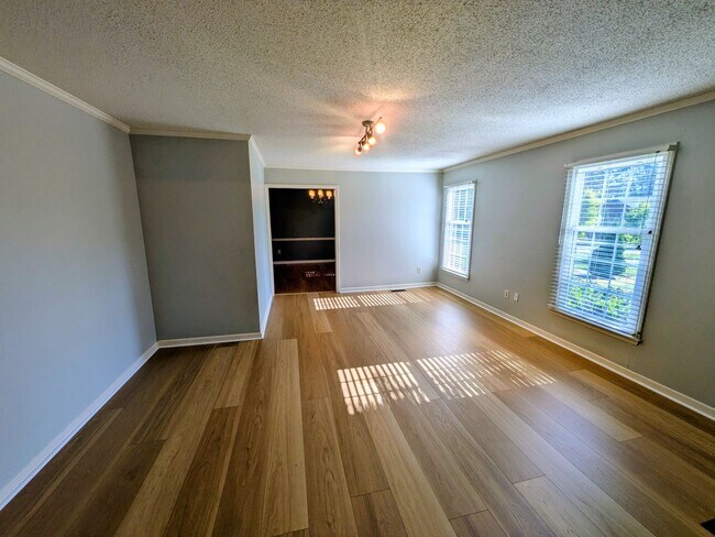 Photo - 6913 Crandall Ct