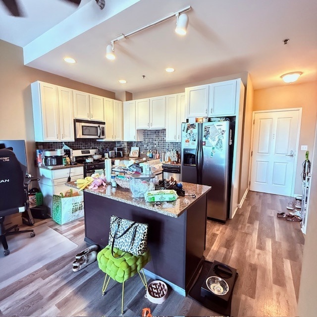 Building Photo - Boutique Lakeview 1 Bed Condo - Available June 1st Unit 1507