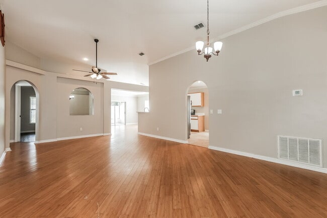 Photo - 25213 Hyde Park Blvd