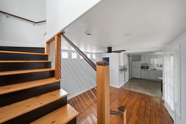 Photo - 303 Welch St