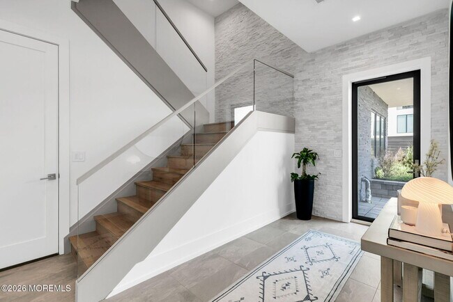 200 Ocean Ave N Unit 5