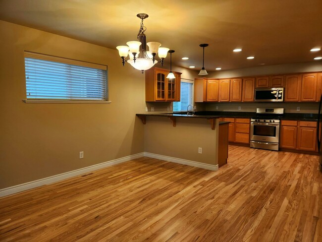 Photo - 1308 Parkstone Ln