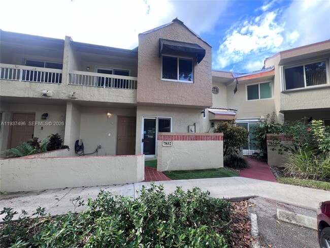 Building Photo - 7852 NW 7th Ct