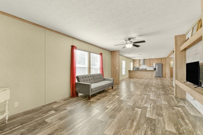 1566 County Rd 610