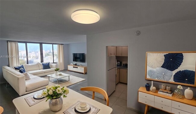 Building Photo - 1000 West Ave Unit 1204