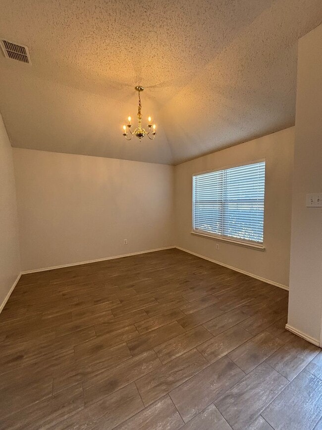 Photo - 813 Sage Cir