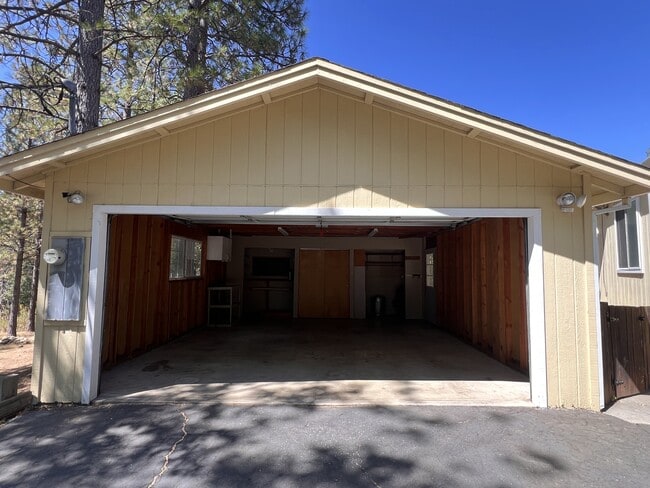 Photo - 17093 Cobblestone Ln