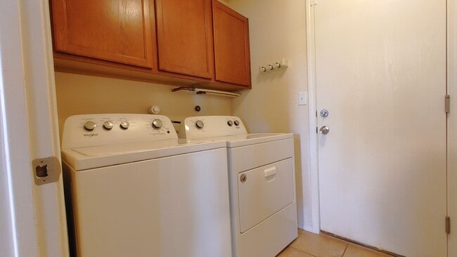 Photo - 573 Creekside Ave SW