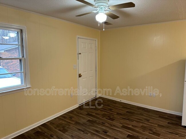 Photo - 3126 US-221 Unit Apt 7