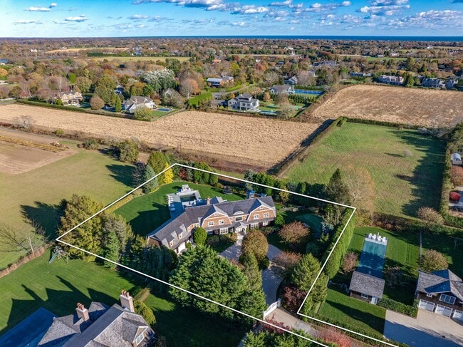 Photo - 262 Mecox Road