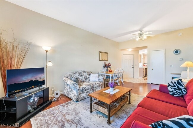 Photo - 3125 N Buffalo Dr Unit 2105