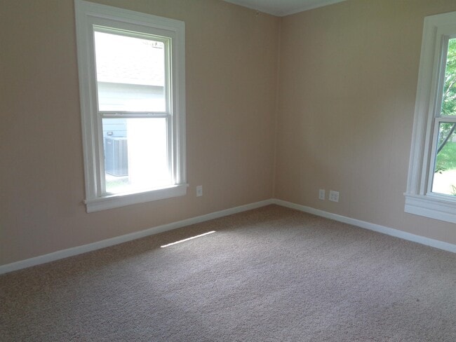 Photo - 324 Azalea St