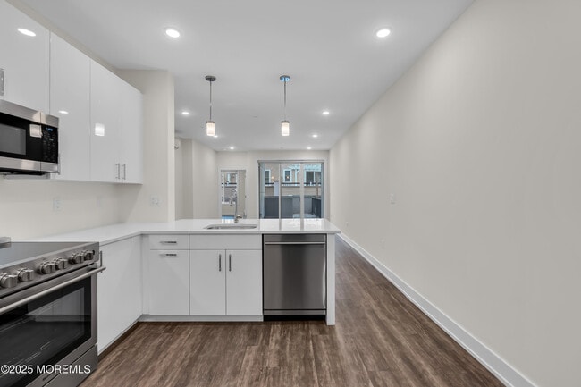 Photo - 521 Lake Ave Unit 215